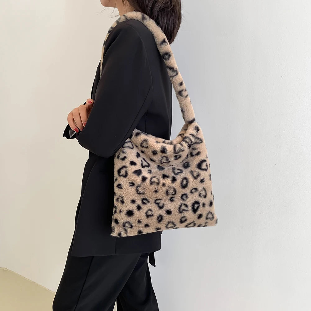 Women Animal Pattern Plush Top-handle Bag
