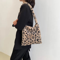 Women Animal Pattern Plush Top-handle Bag
