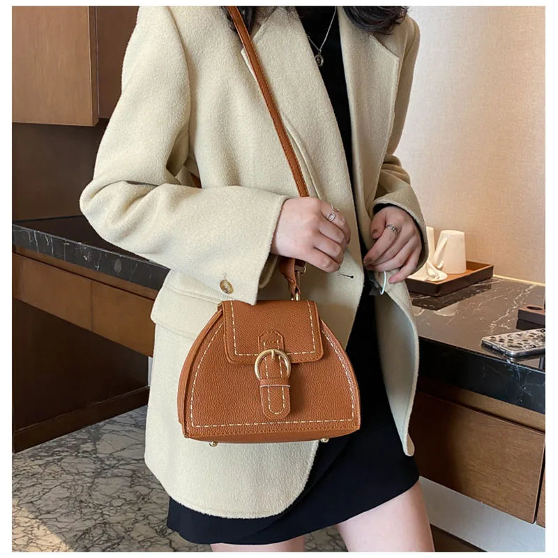 Women's Metal Buckle Small Square Bag Retro Street One Shoulder Diagonal Handbag
