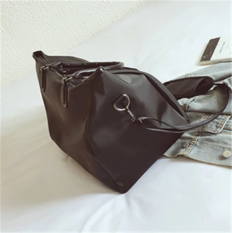 Embroidered Duffel Bag for Outdoor Sports - Men and Women