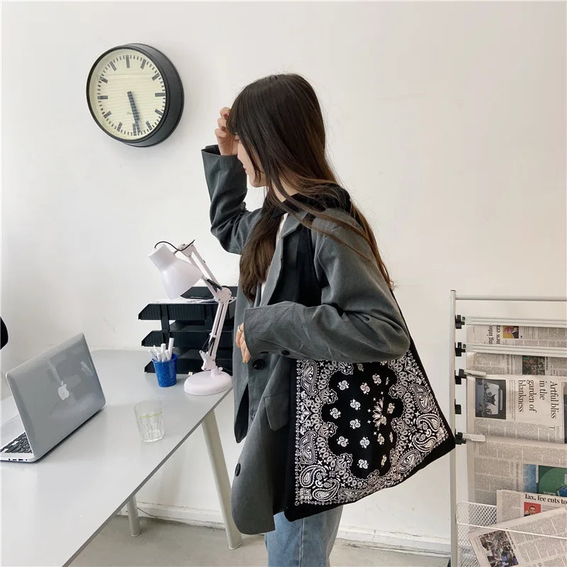 Vintage Floral Print Shoulder Bag with High Capacity