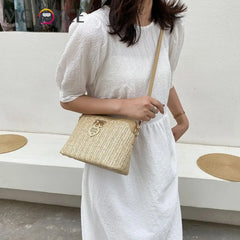 Women Summer Woven Shoulder Bag Love Heart Messenger Bag