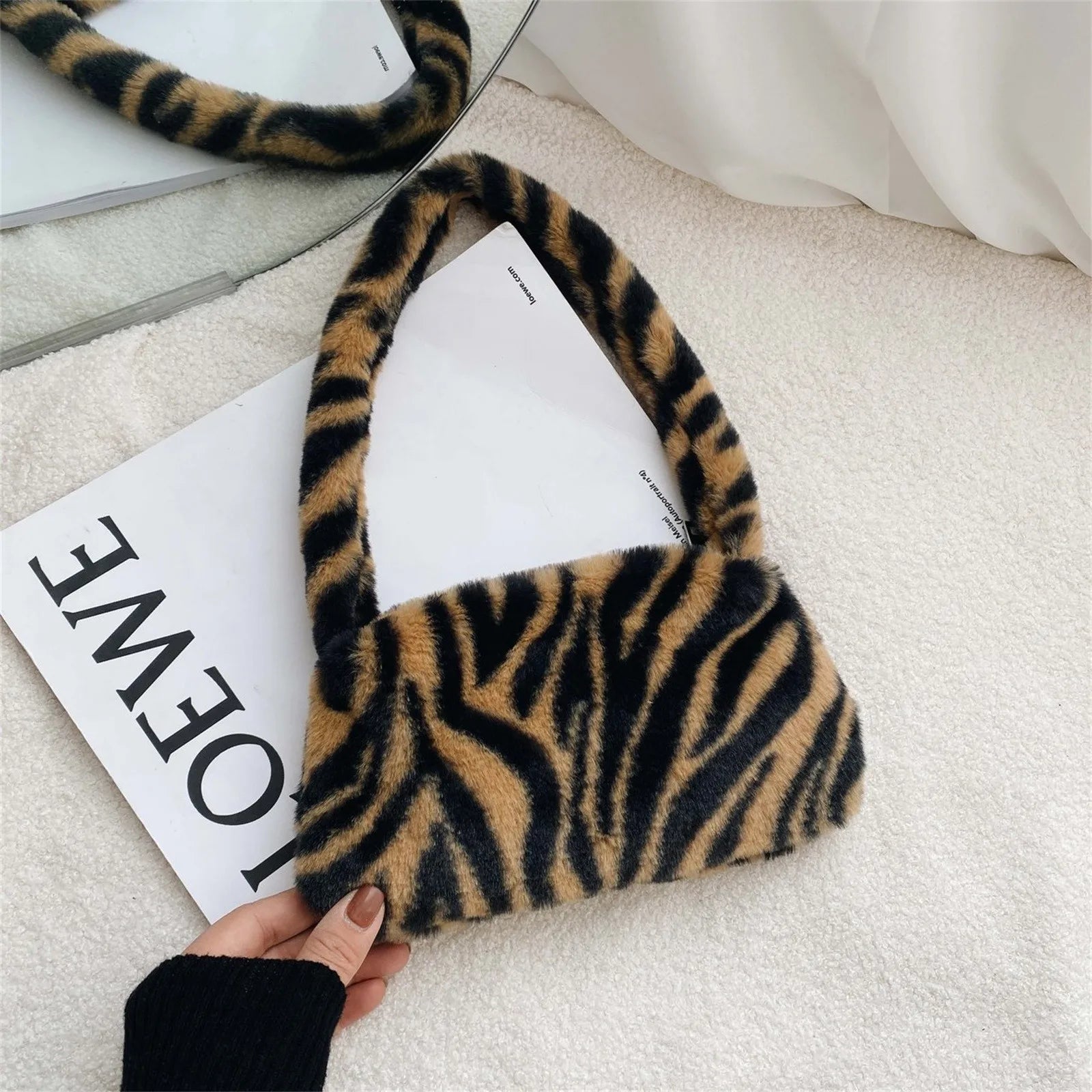 Fluffy Plush Shoulder Messenger Bag Soft Crossbody Bags Women Totes Bags Clutch