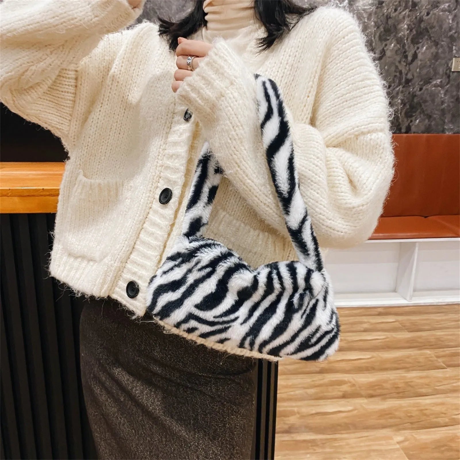 Fluffy Plush Shoulder Messenger Bag Soft Crossbody Bags Women Totes Bags Clutch