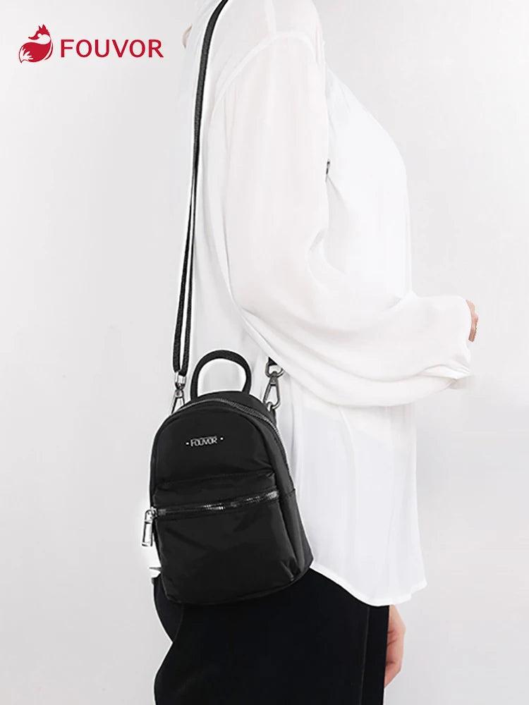 Women's Waterproof Oxford Travel Backpack with Zipper Closure