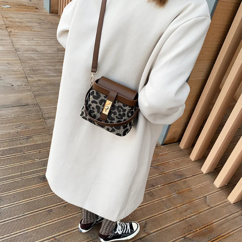 Geestock Lattice Women's Shoulder Bag Leopard Crossbody Bucket Handbag