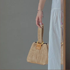 Women's Straw Woven Bag Metal Chain Shoulder Bag