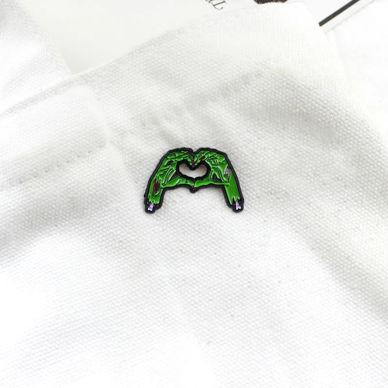 Green Skull Hands Skeleton Brooch Enamel Pin Gothic Lapel Denim Shirt Bag
