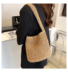Straw Shoulder Bags Large Capacity Female Bucket Beach Handbags