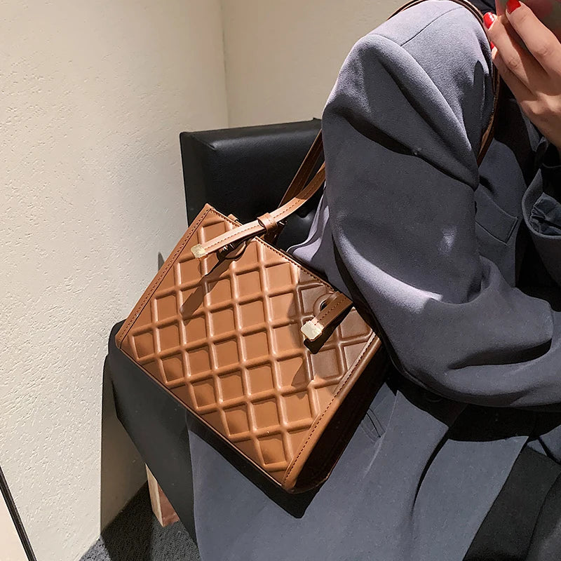 High Pu Shoulder Bag for Women High-End Lingge Handbag Casual