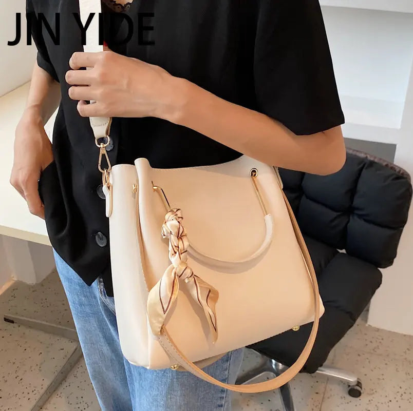 Autumn Ladies Shoulder Bag Large Capacity Tote Bucket Bag