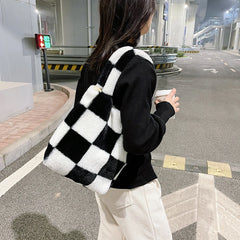INS Women Winter Bag Checker Print Shoulder Bags Soft Plush Bucket Bags