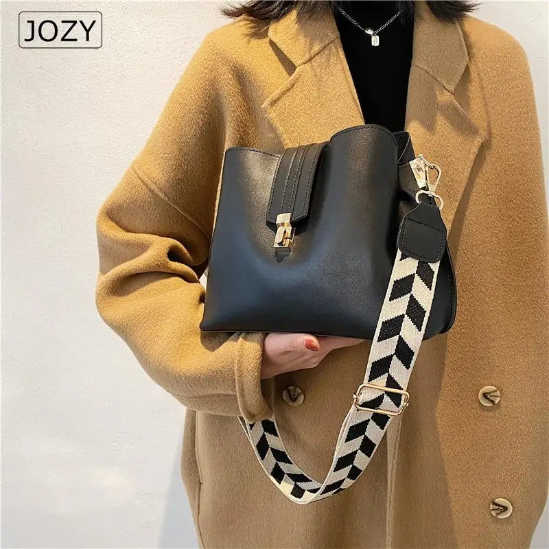 Vintage Small Leather Bucket Crossbody Bag for Women