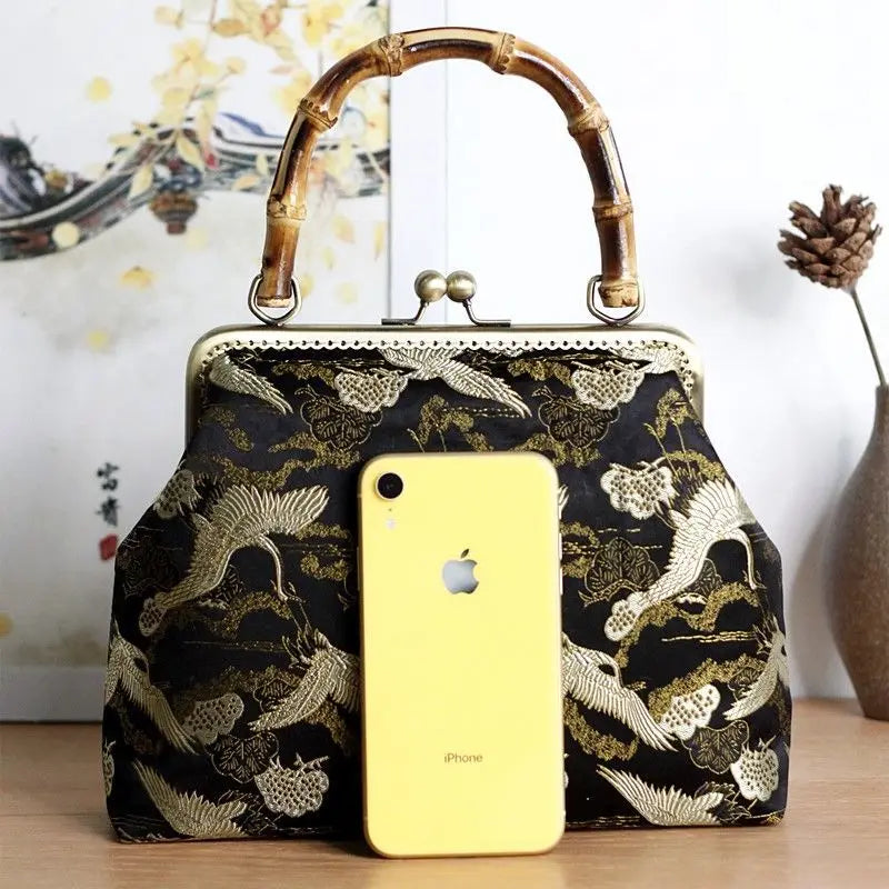 Japan Style Vintage Shell Lock Hand Bag Wood Shoulder Crossbody Chain Fringe Pur