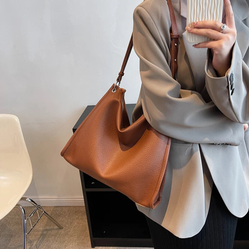 Retro Leather Women's Shoulder Bag
