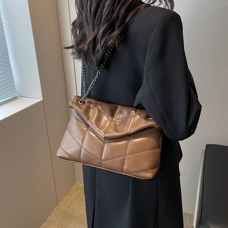 LEFTSIDE Vintage Chain Leather Crossbody Bags for Women Winter Flap Bag