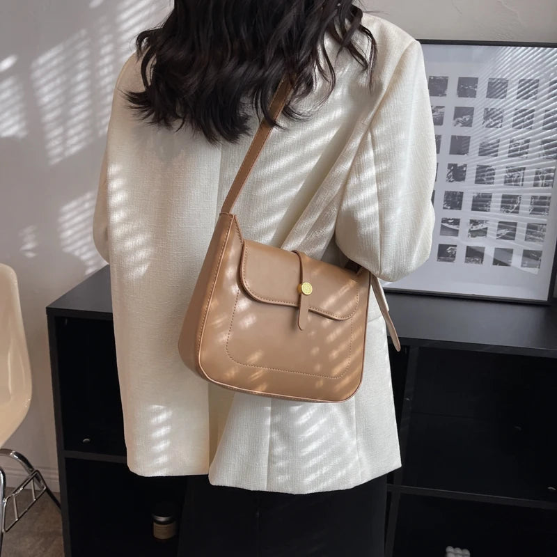 LEFTSIDE Vintage Crossbody Bags for Women Retro Small PU Leather Handbags