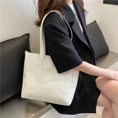 Women's Retro Shoulder Bag Big Capacity Solid Bag Portable