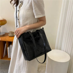 Women's Retro Shoulder Bag Big Capacity Solid Bag Portable