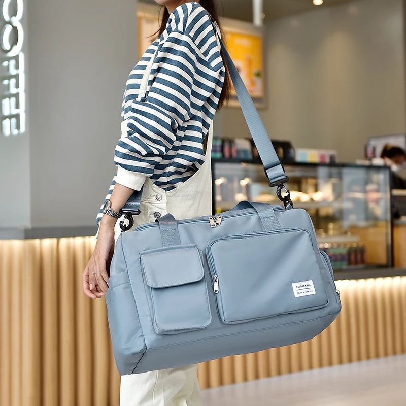 Large Capacity Gym Bag with Shoe Compartment and Wet/Dry Separation