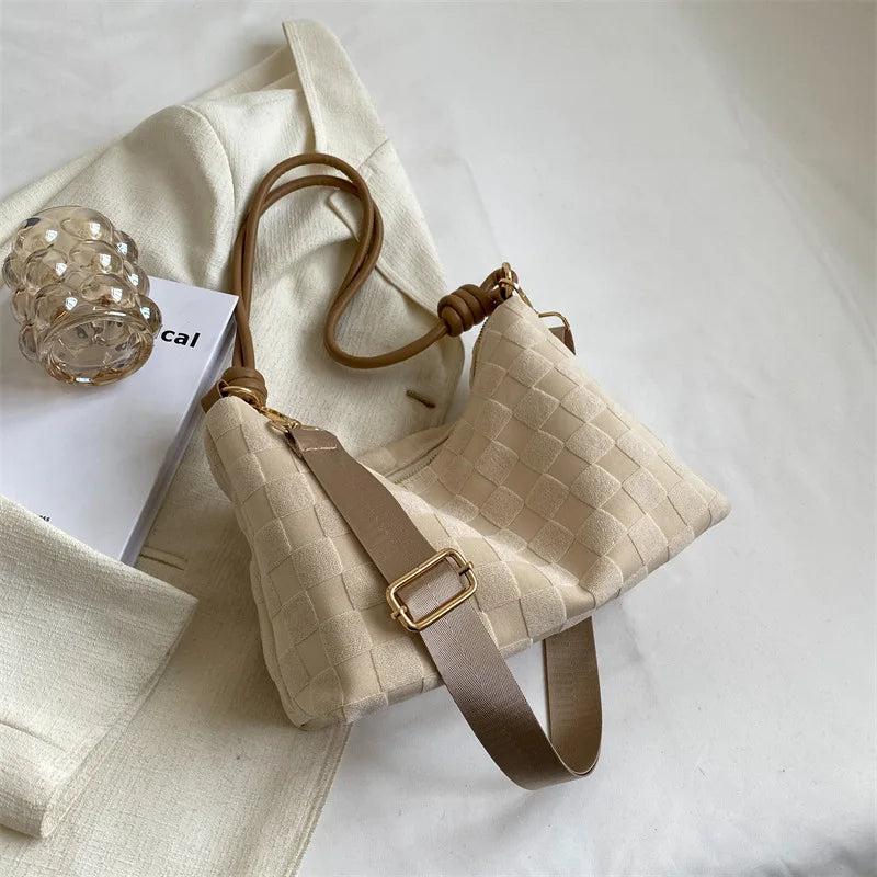 Large Capacity Vintage Shoulder Bag for Winter