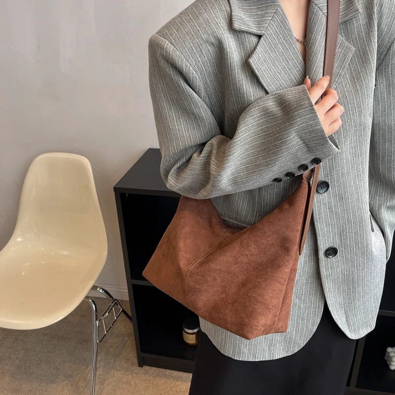 Vintage Leather Shoulder Bag for Women Large Capacity Crossbody Purse