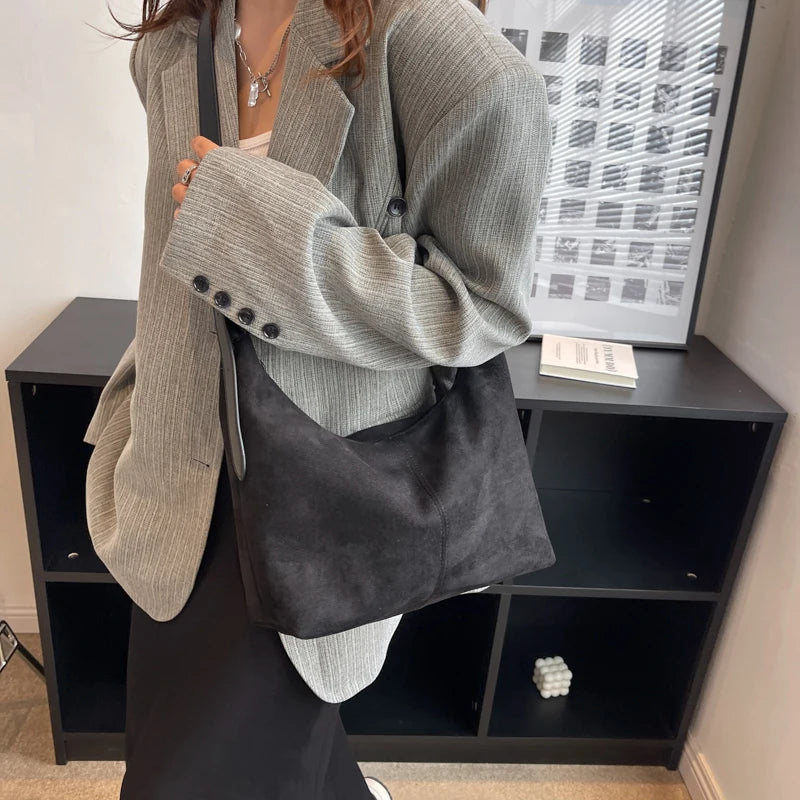Vintage Leather Shoulder Bag for Women Large Capacity Crossbody Purse