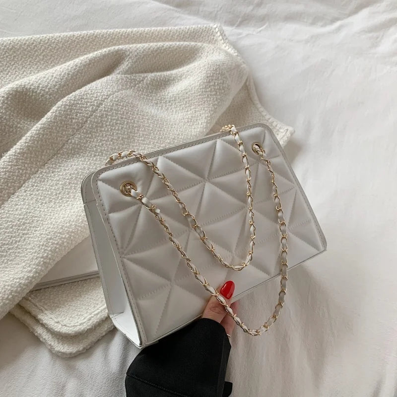 Lingge Chain Messenger Bag One Shoulder Tote Bag