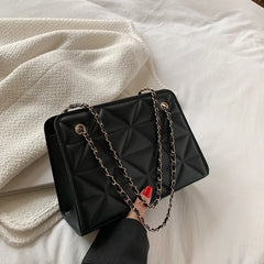 Lingge Chain Messenger Bag One Shoulder Tote Bag