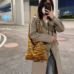 Furry Tote Bag for Autumn and Winter - Harajuku Style Women Purse