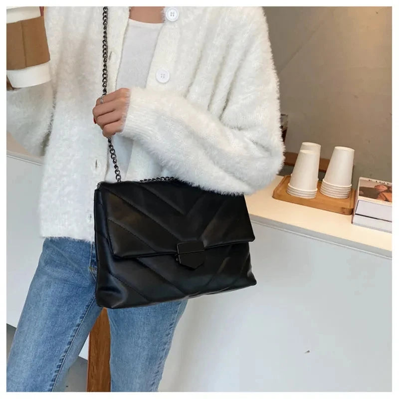 V Letter Crossbody Bags for Women Chain Shoulder Handbags
