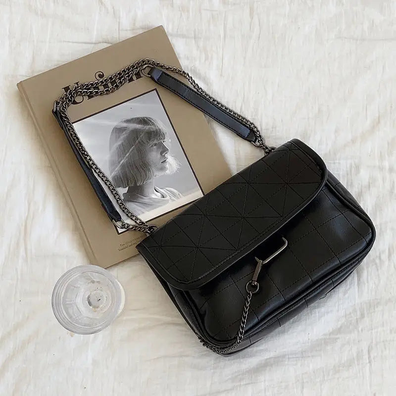 Vintage Shoulder Bag Chain Messenger Bags Soft Flap Shoulder Crossbody Pack