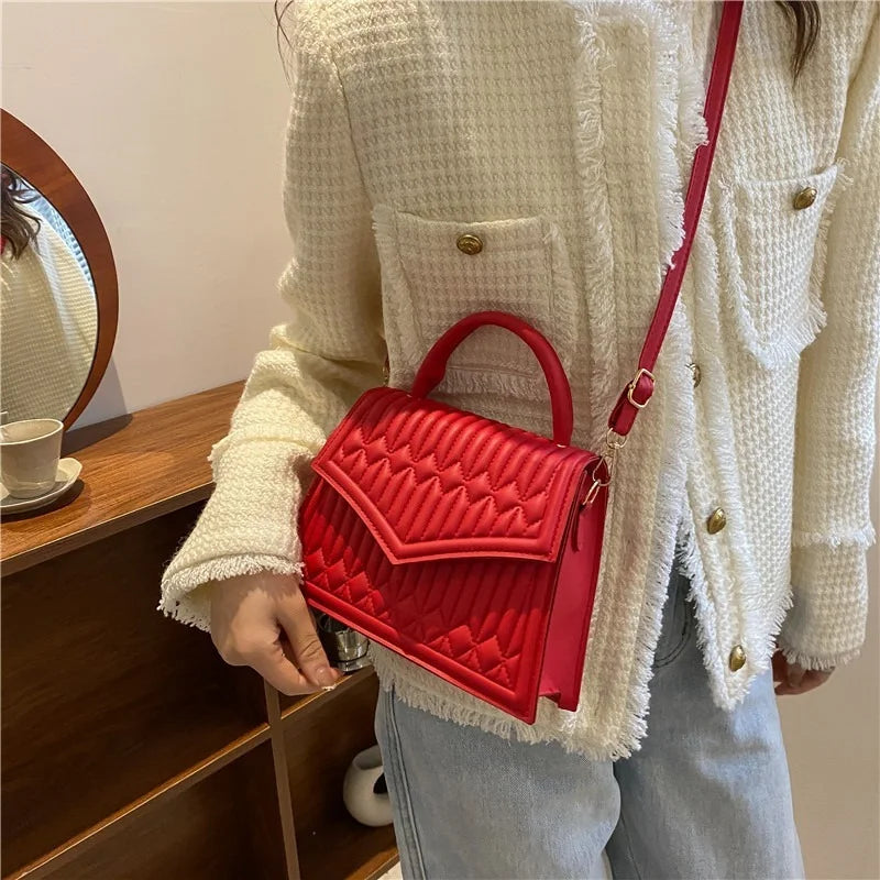 Thick Chains Shoulder Bag Lozenge Flap Crossbody Bag