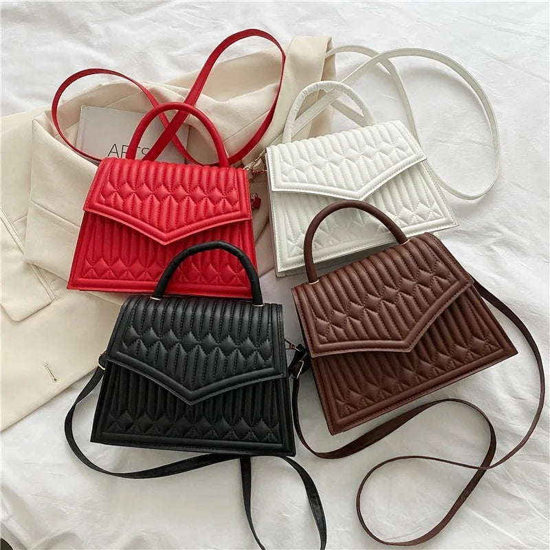 Thick Chains Shoulder Bag Lozenge Flap Crossbody Bag
