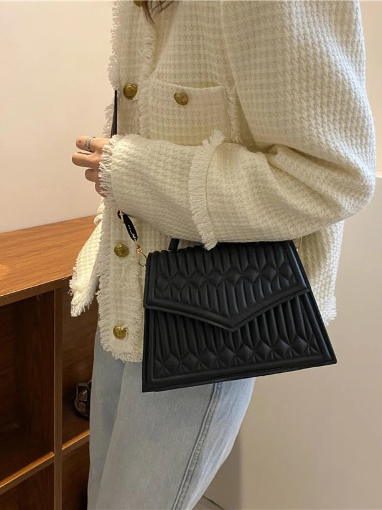 Thick Chains Shoulder Bag Lozenge Flap Crossbody Bag