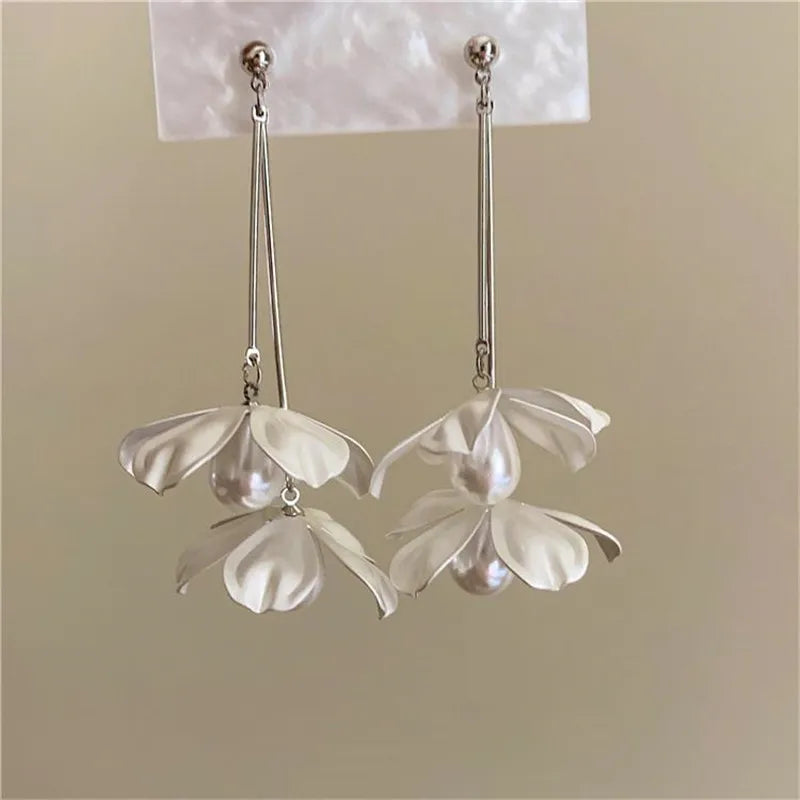Metal Petals Pearl Pendant Earrings European And American Style