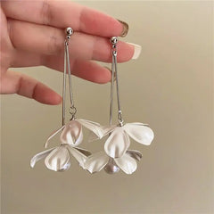 Metal Petals Pearl Pendant Earrings European And American Style