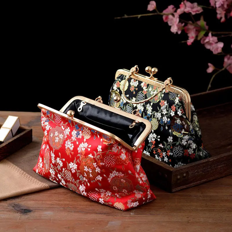 Vintage Women's Strawberry Flower Crossbody Bag