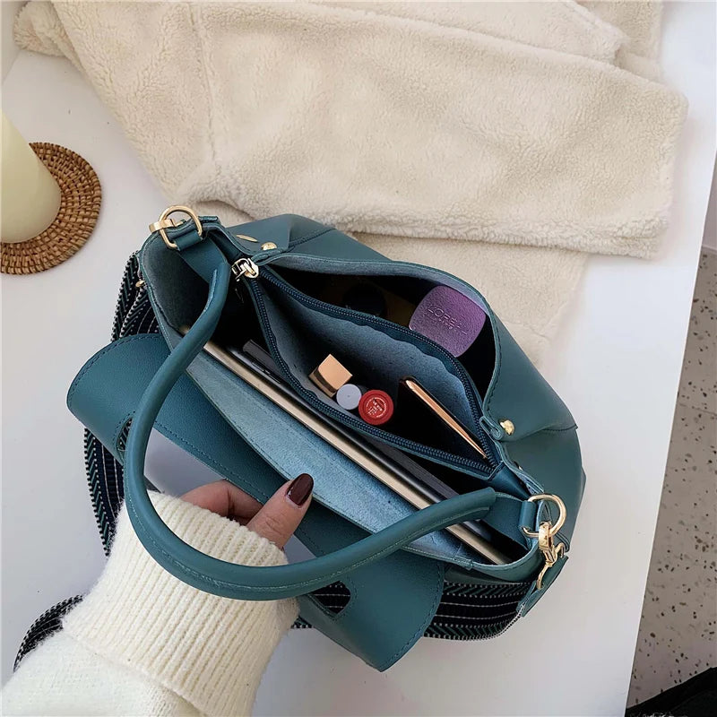 Large Capacity Handbags PU Shoulder Messenger Bag Retro Totes