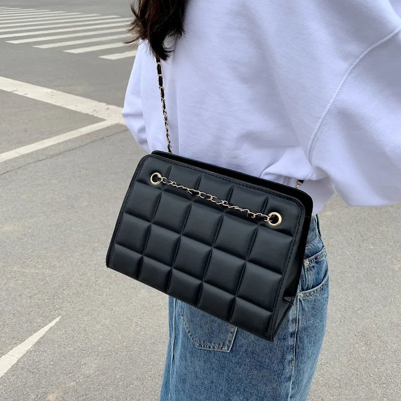 Small Diamond Plaid Embroidery Shoulder Bag Retro Textured Messenger