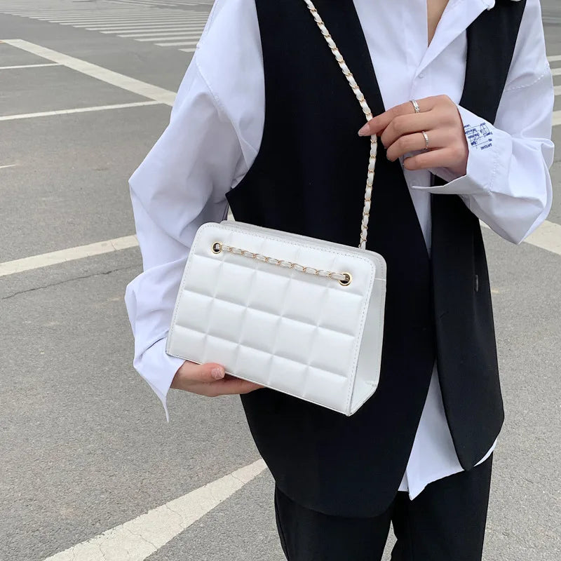 Small Diamond Plaid Embroidery Shoulder Bag Retro Textured Messenger