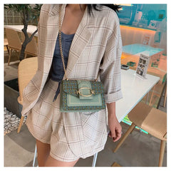Women's Large Capacity Thread Splicing Retro Shoulder Bag