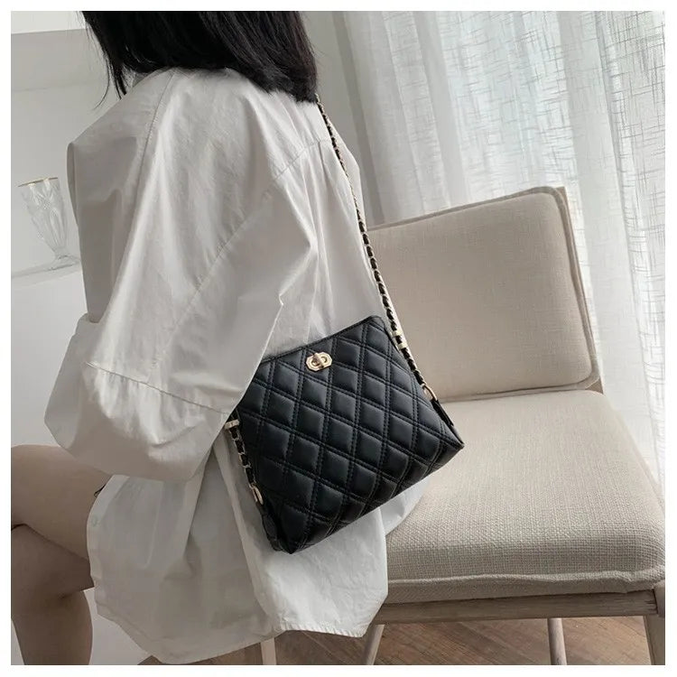 Soft Leather Shoulder Bag Chain Crossbody Large Capacity Bucket Bag