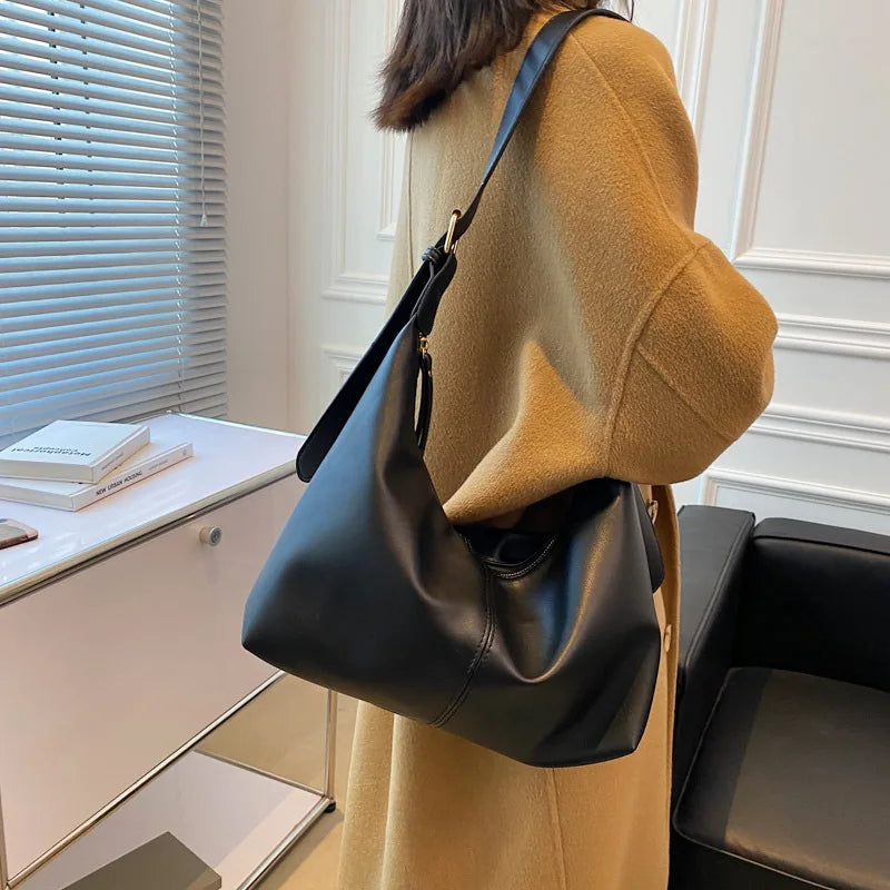 Vintage Style High Capacity Women Shoulder Bag