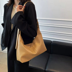 Vintage Style High Capacity Women Shoulder Bag