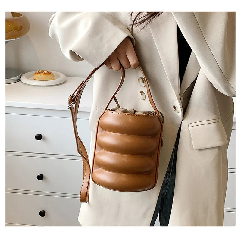 Solid Personalized Casual Versatile Messenger Bag
