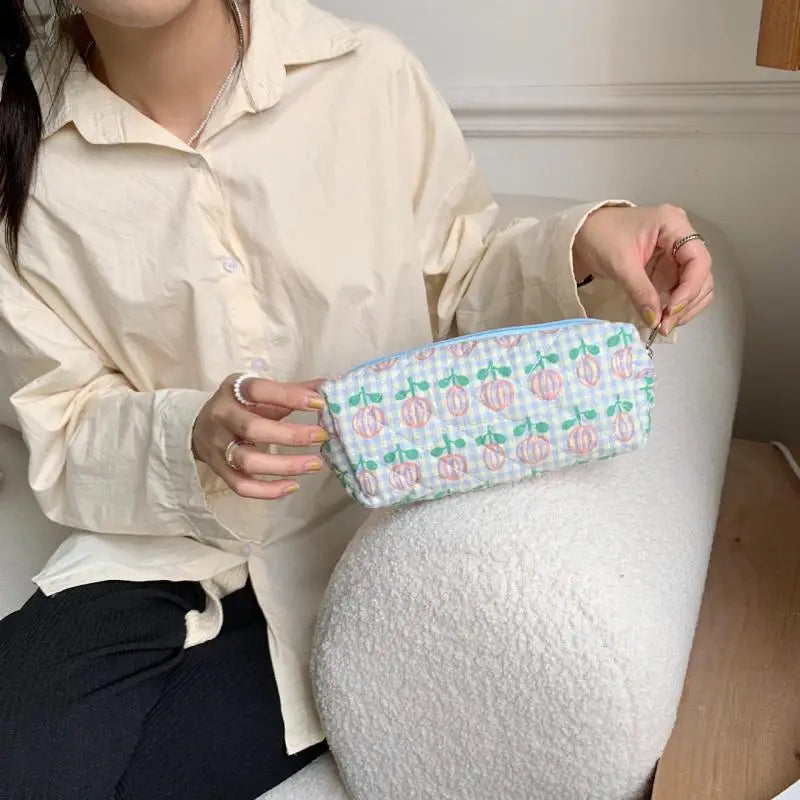 Quilted Small Makeup Bag Zipper Cosmetic Pouch Women Portable