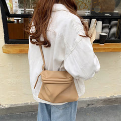 Retro Large Capacity Clip Bag Shoulder Messenger Bags