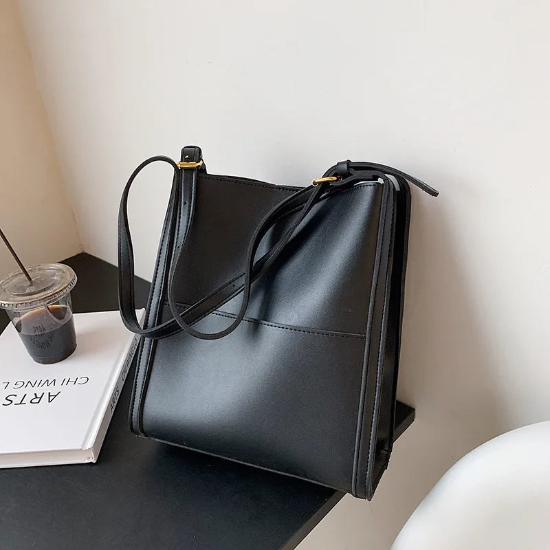 Street Women's Large Capacity Shopping Bag Shoulder Handbag PU Commuter Tote