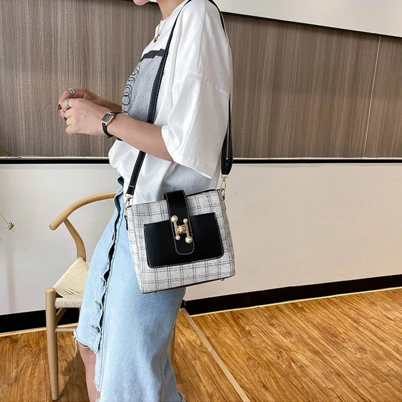 Checkered One-Shoulder Diagonal Bucket Bag